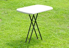 サーバーテーブル